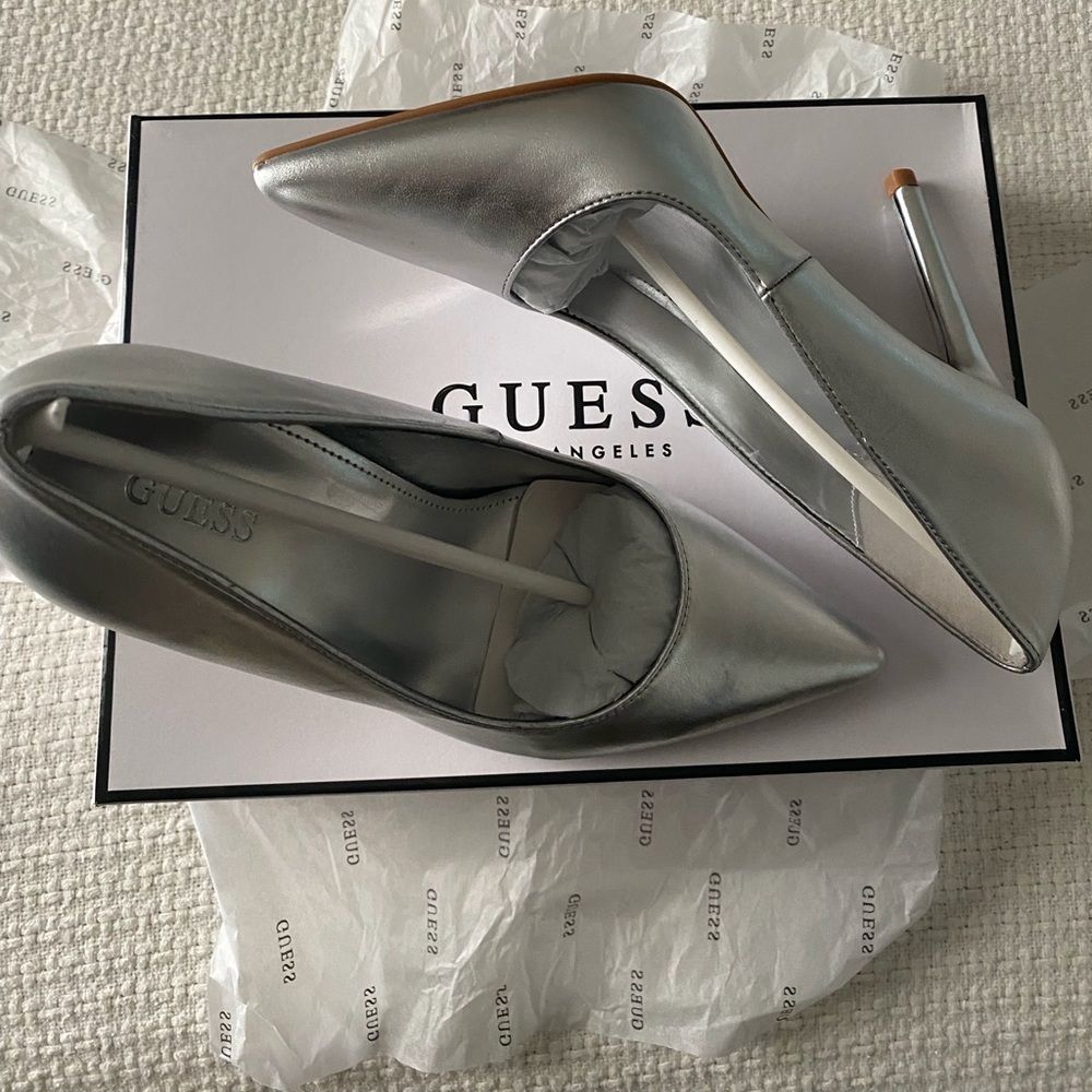 GUESS Metallic Pumps - Picture 6 of 6